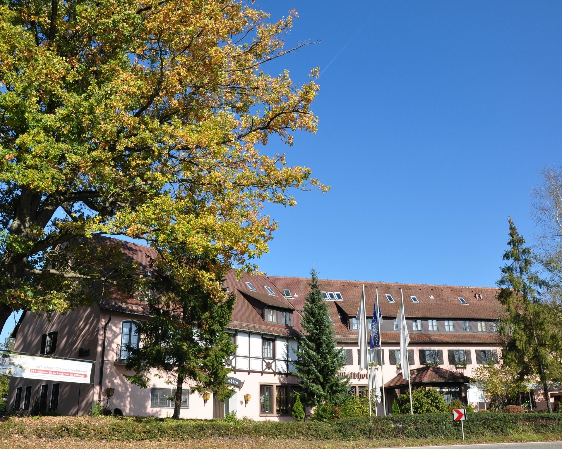 Außenansicht relexa Waldhotel Schatten